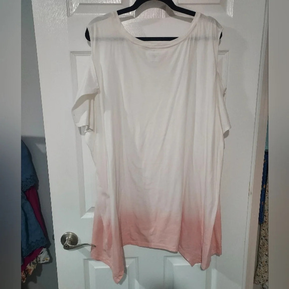 NWOT Lane Bryant Cold Shoulder Shark Bite Ombre Shirt in Size 26/28 = 4X - Picture 8 of 8